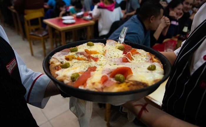 Se viene la Noche de la Pizza y La Empanada: sólo se podrá hacer take away o pedir delivery