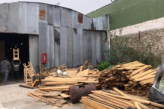 Clausuraron y secuestraron maquinaria de una fábrica de muebles en Las Tunas