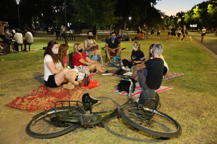 Los vecinos ya pueden disfrutar del paseo de bicicletas nocturno en San Isidro