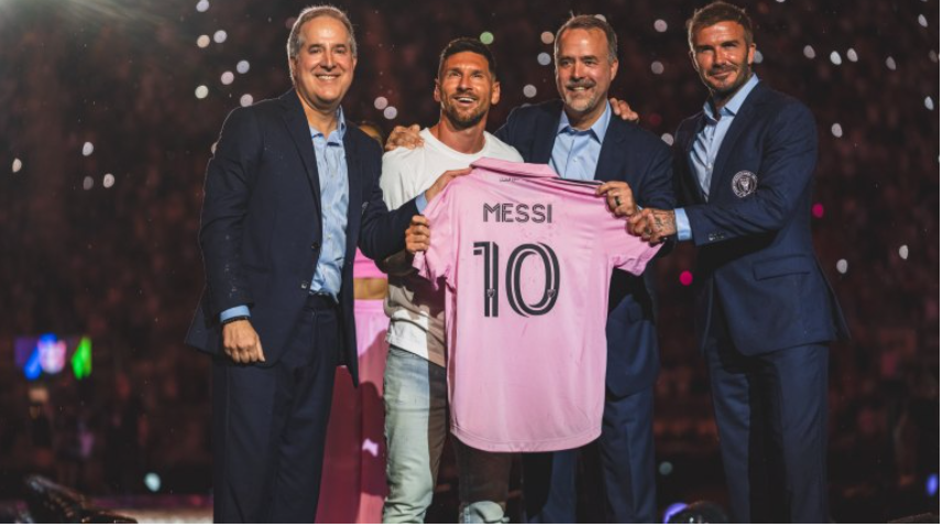 Bajo la lluvia, Messi fue presentado en Inter Miami: "Tengo muchas ganas de competir y ayudar al club a que siga creciendo"