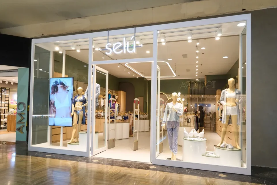 Selú presentó su local remodelado en el Unicenter Shopping