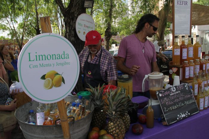 Mercado bajo las estrellas en Vicente López