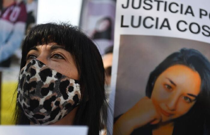 "A mi hija la dejaron tirada", dijo la madre de Lucía durante una marcha en San Miguel